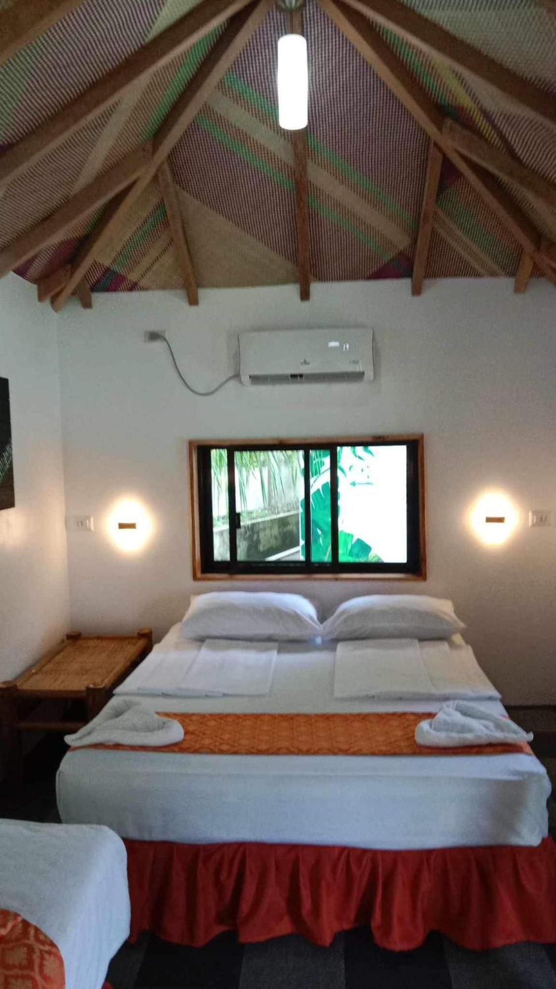 Cuestas Beach Resort And Restaurant Badian Exterior photo